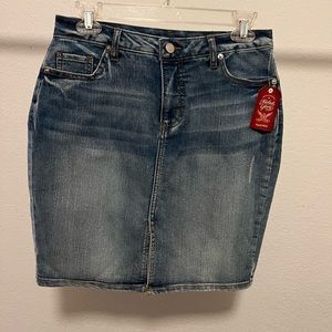 New (Faded Glory) Ladies skirt Jeans Size 6